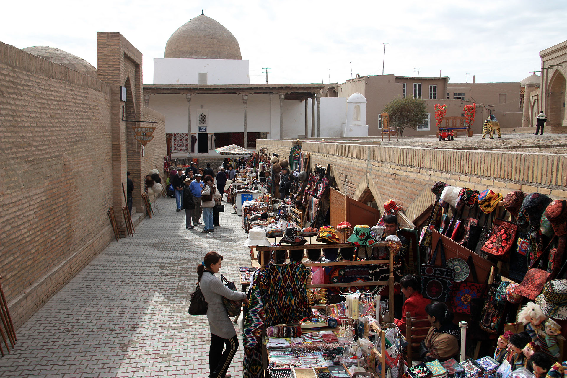 Market-Khiva
